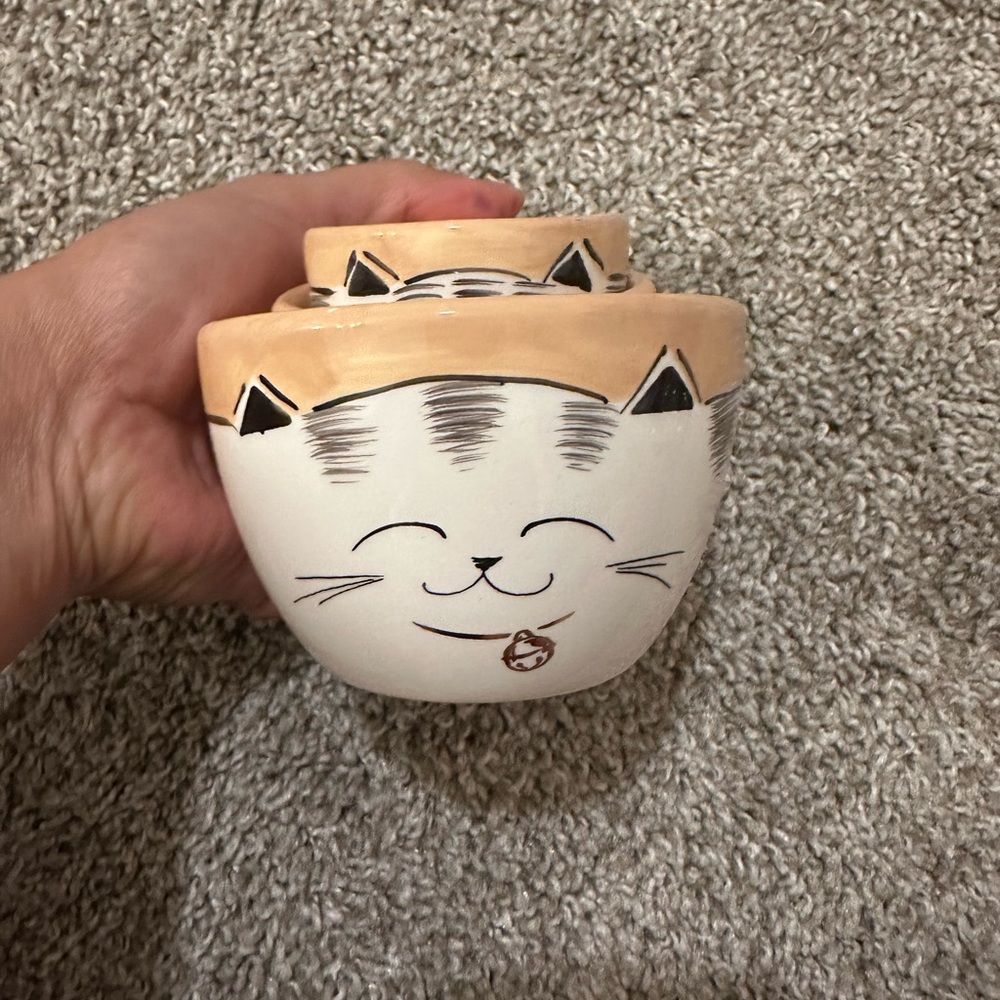 Cute Cat Ceramic measureing cups - Tan and White